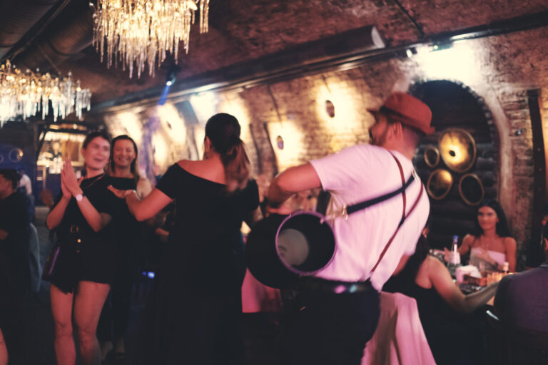 Hovarda Party